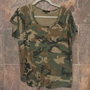 Sanctuary camo tie front tee